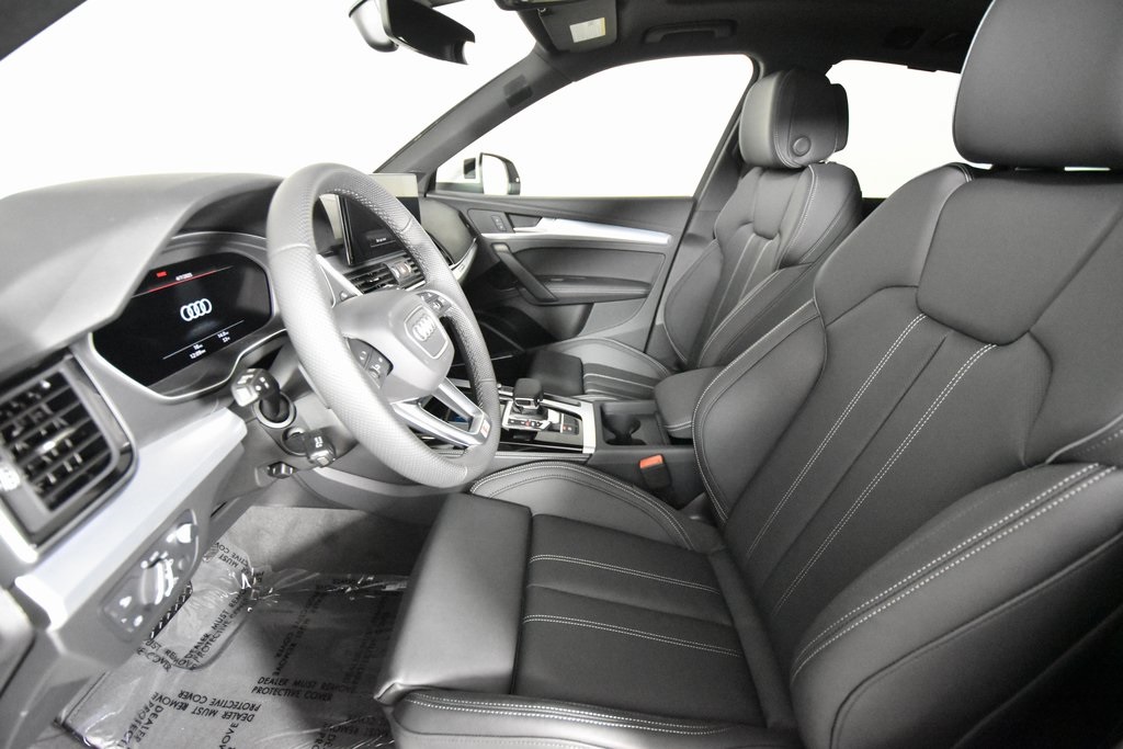 Vehicle image 9 of 19