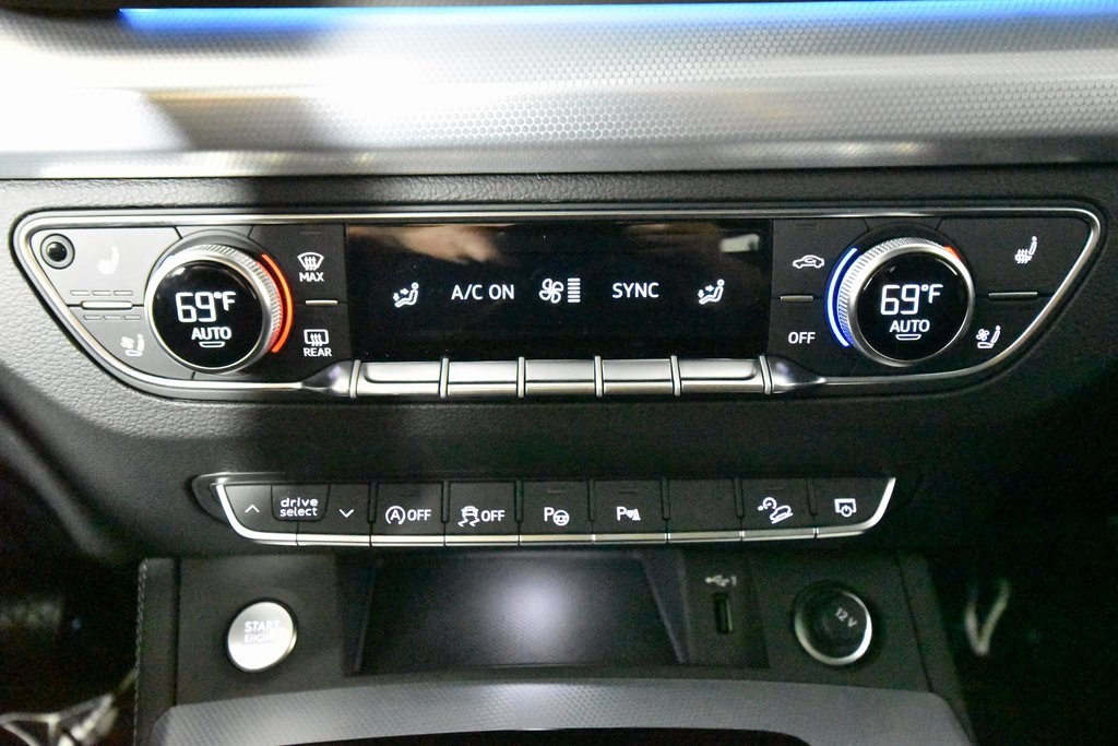 Vehicle image 18 of 19
