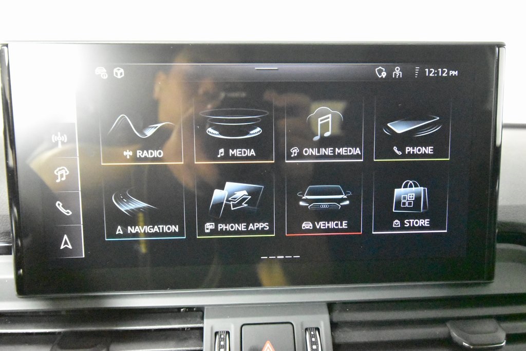 Vehicle image 17 of 19