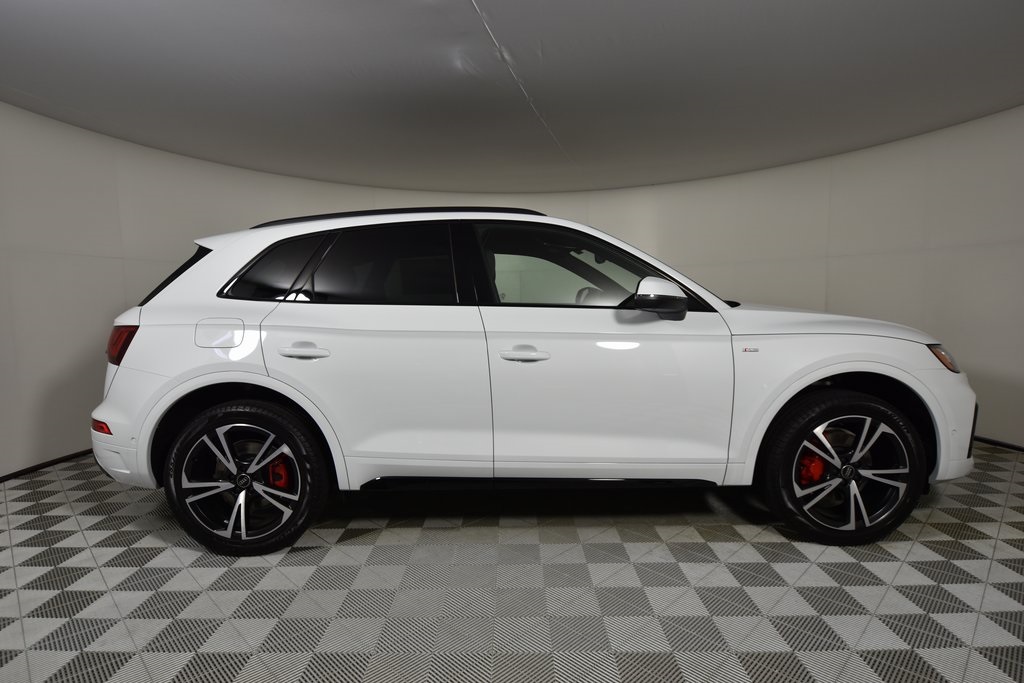 Vehicle image 7 of 19