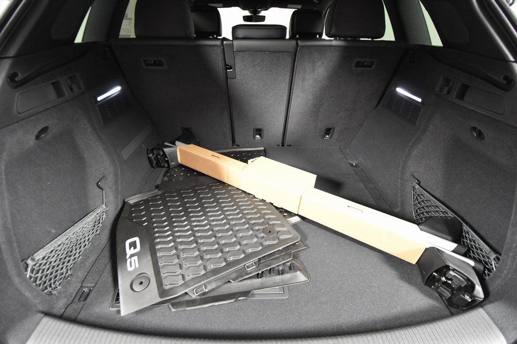 Vehicle image 15 of 19