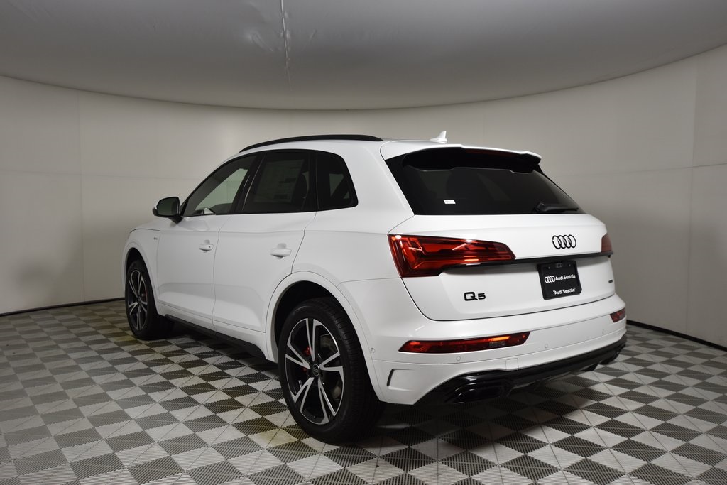 Vehicle image 8 of 19