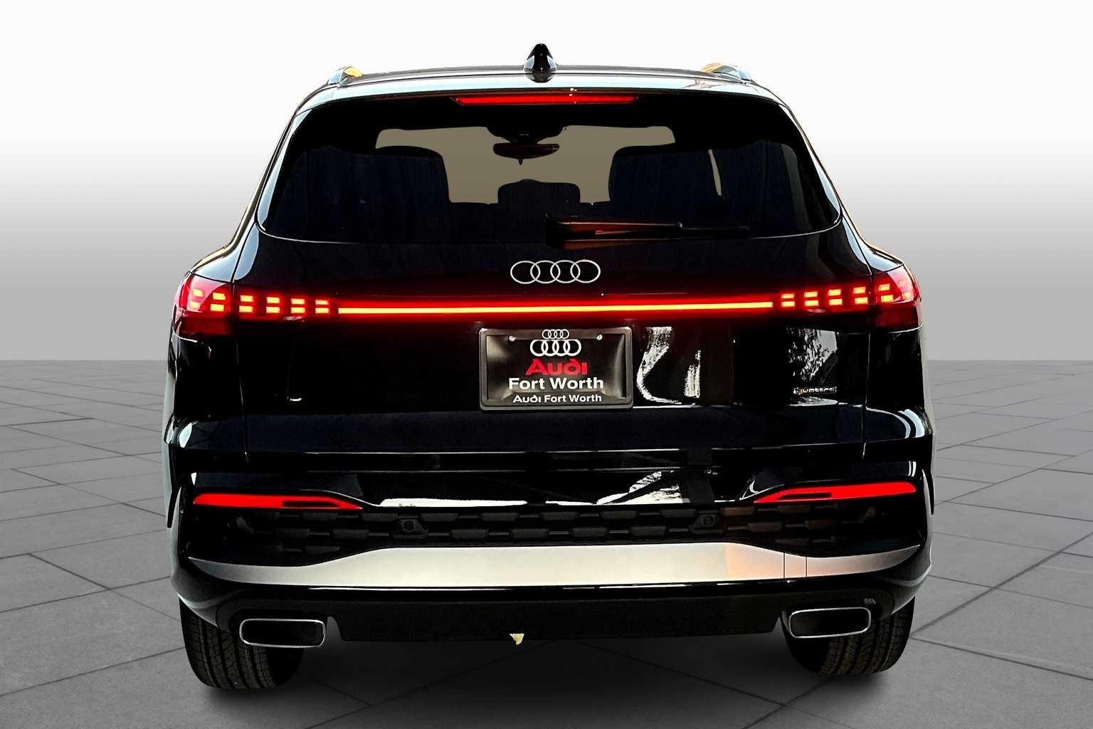 2025 Audi Q5 Premium Image 4 of 19
