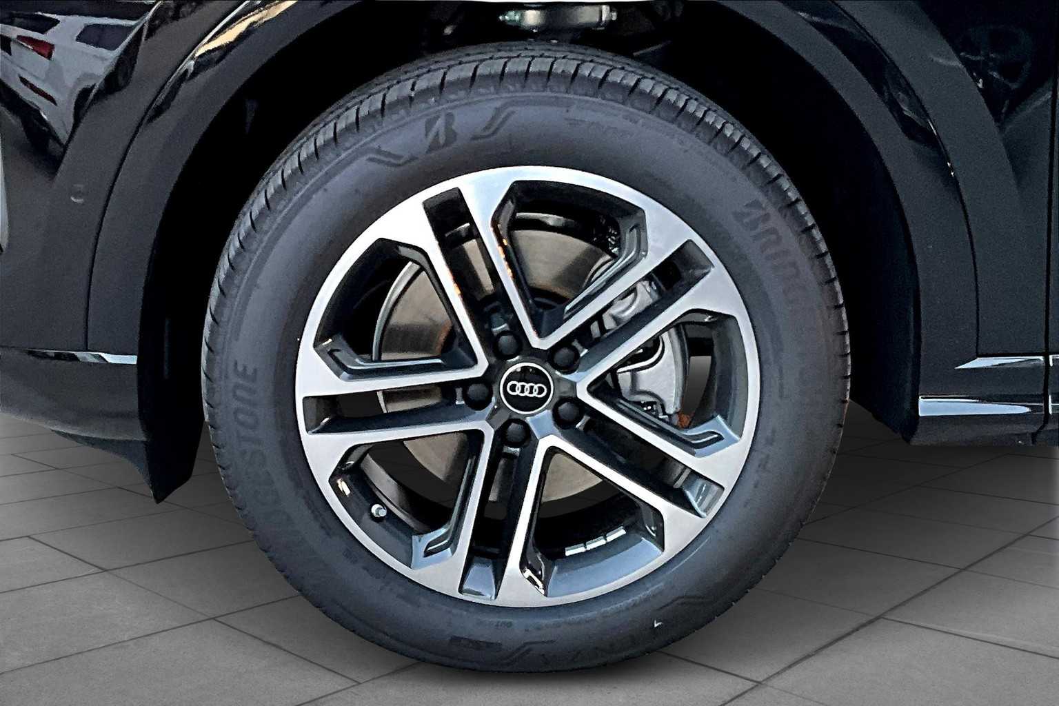 2025 Audi Q5 Premium Image 6 of 19