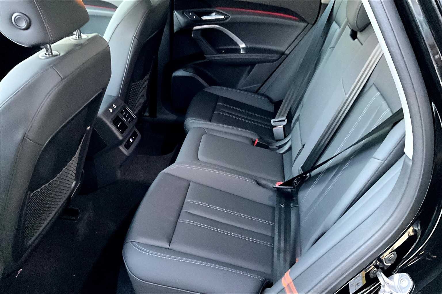 2025 Audi Q5 Premium Image 8 of 19