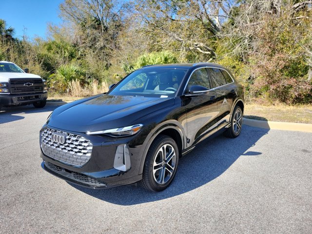 2025 Audi Q5 Premium Image 1 of 31