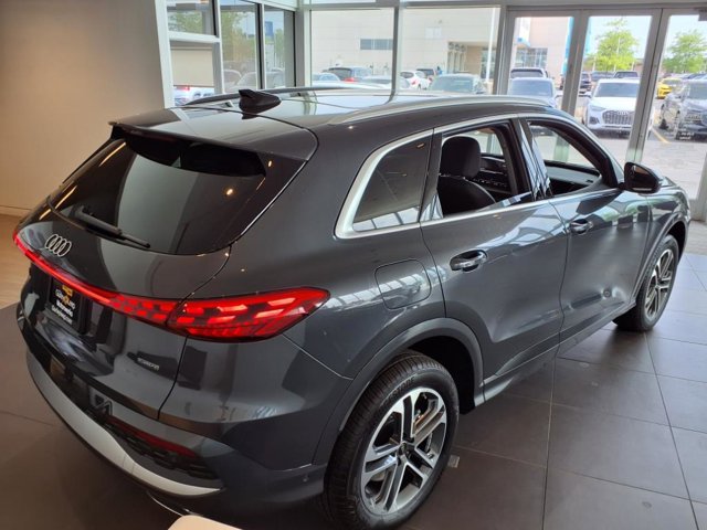 Vehicle image 4 of 23