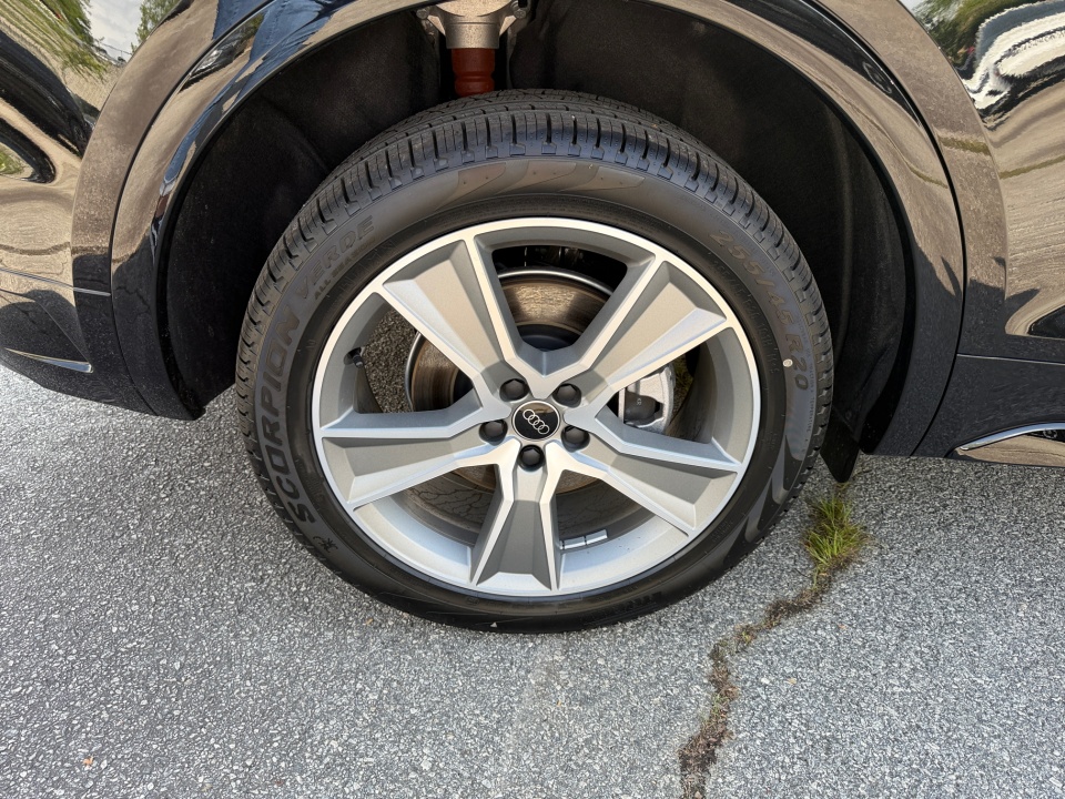 Vehicle image 23 of 35