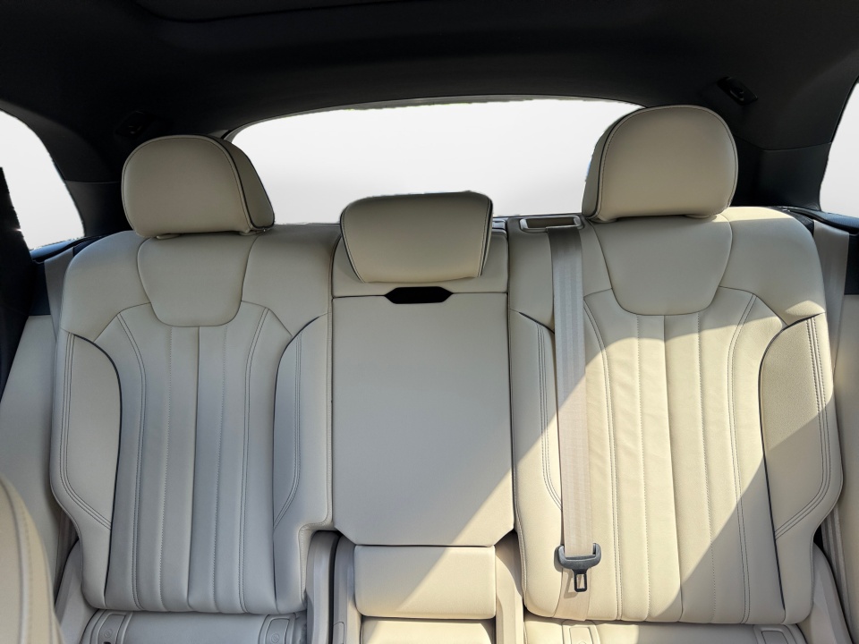 Vehicle image 12 of 35