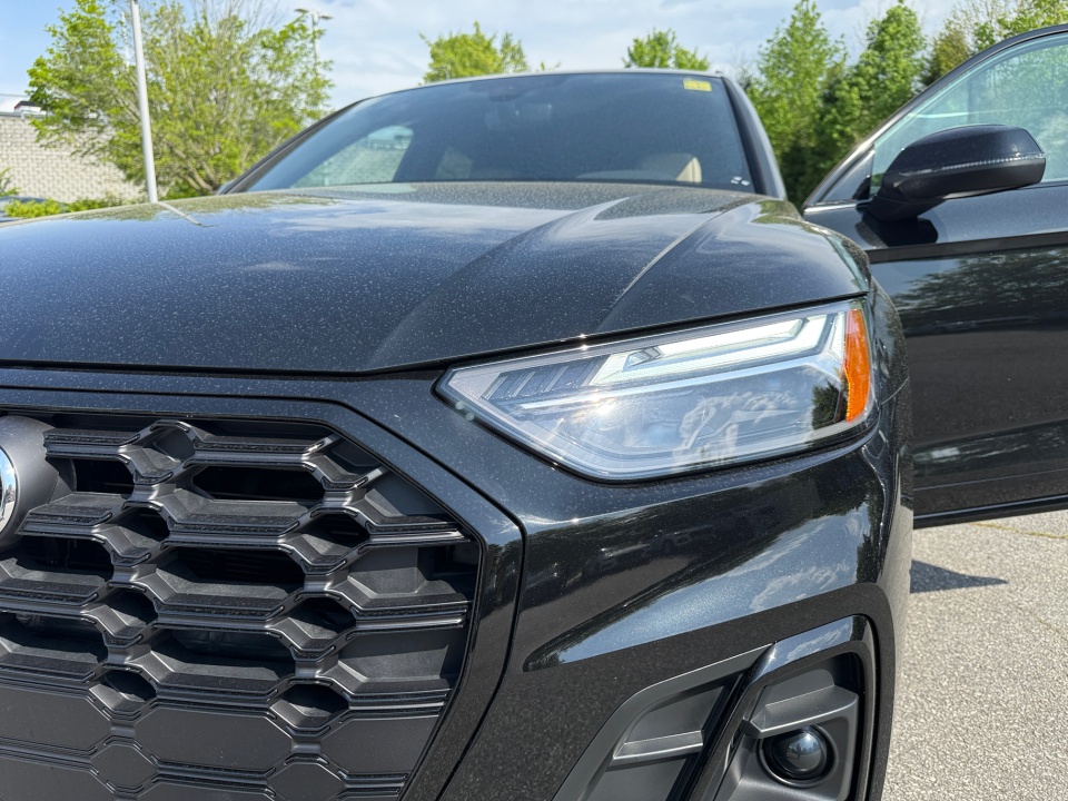 Vehicle image 26 of 35