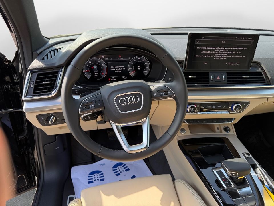 Vehicle image 10 of 35
