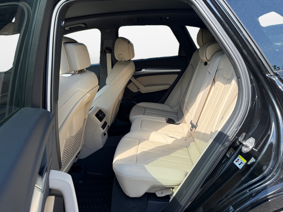 Vehicle image 13 of 35