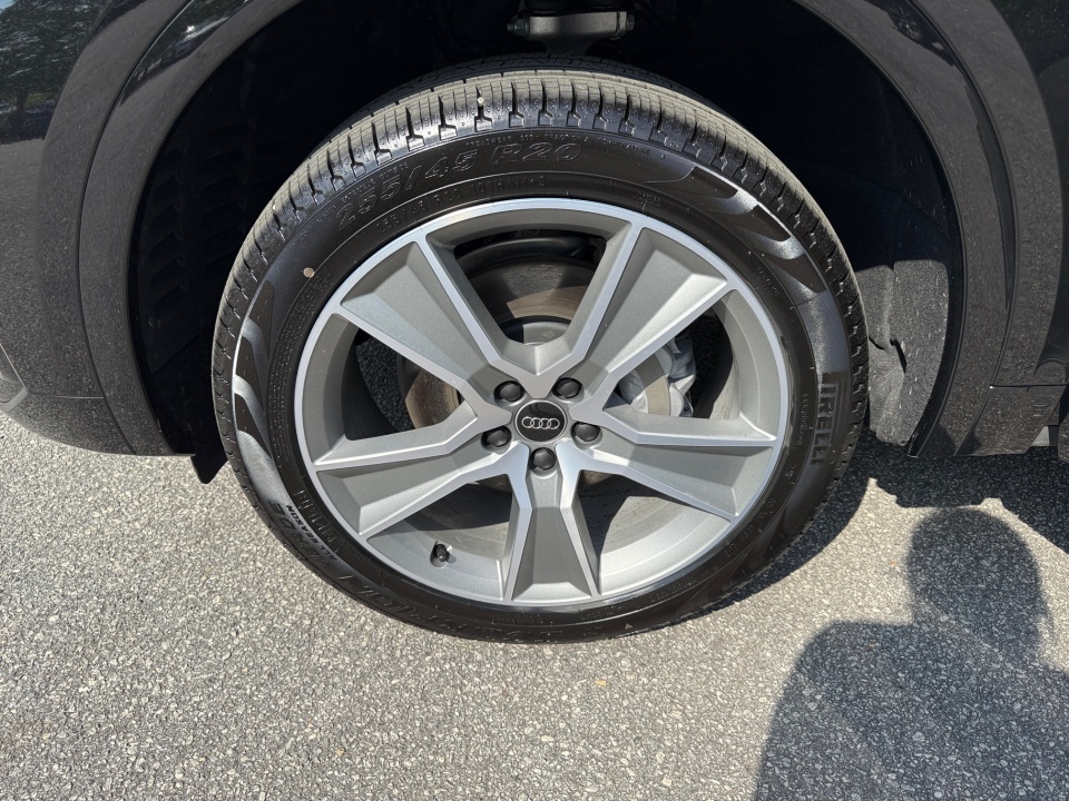 Vehicle image 27 of 35