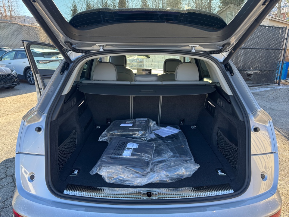Vehicle image 14 of 30