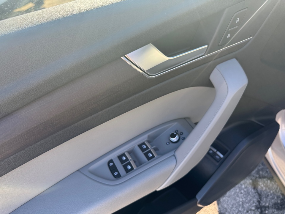 Vehicle image 29 of 30