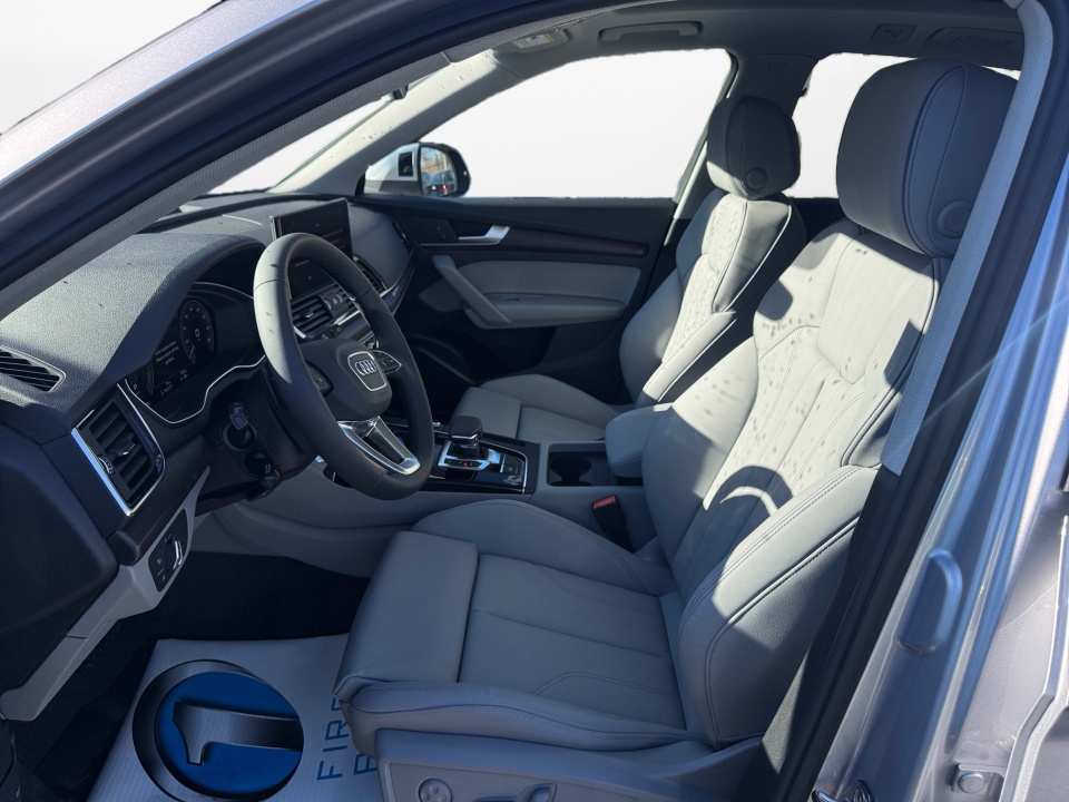 Vehicle image 9 of 30