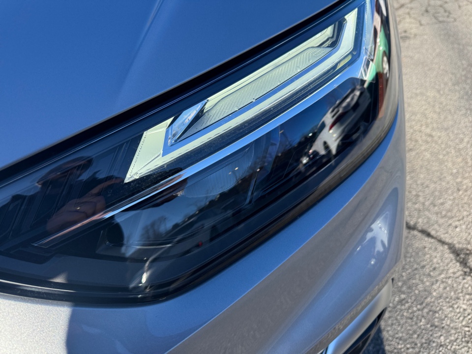 Vehicle image 23 of 30