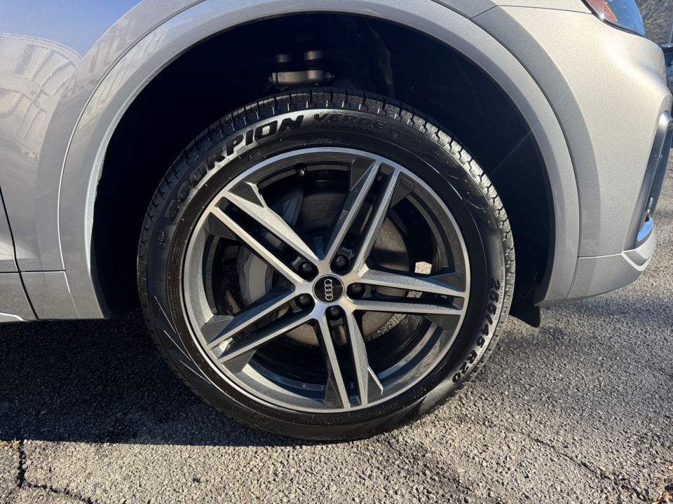 Vehicle image 22 of 30