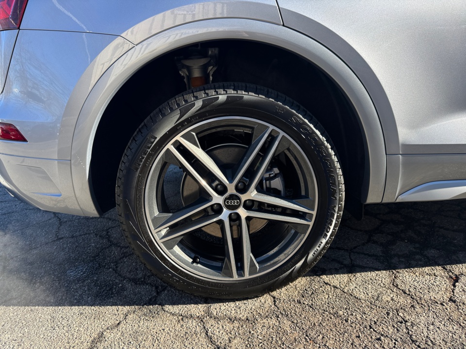 Vehicle image 20 of 30