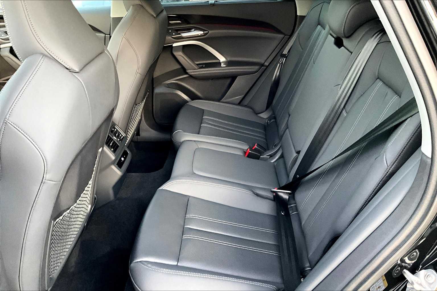 2025 Audi Q5 Premium Plus Image 8 of 19