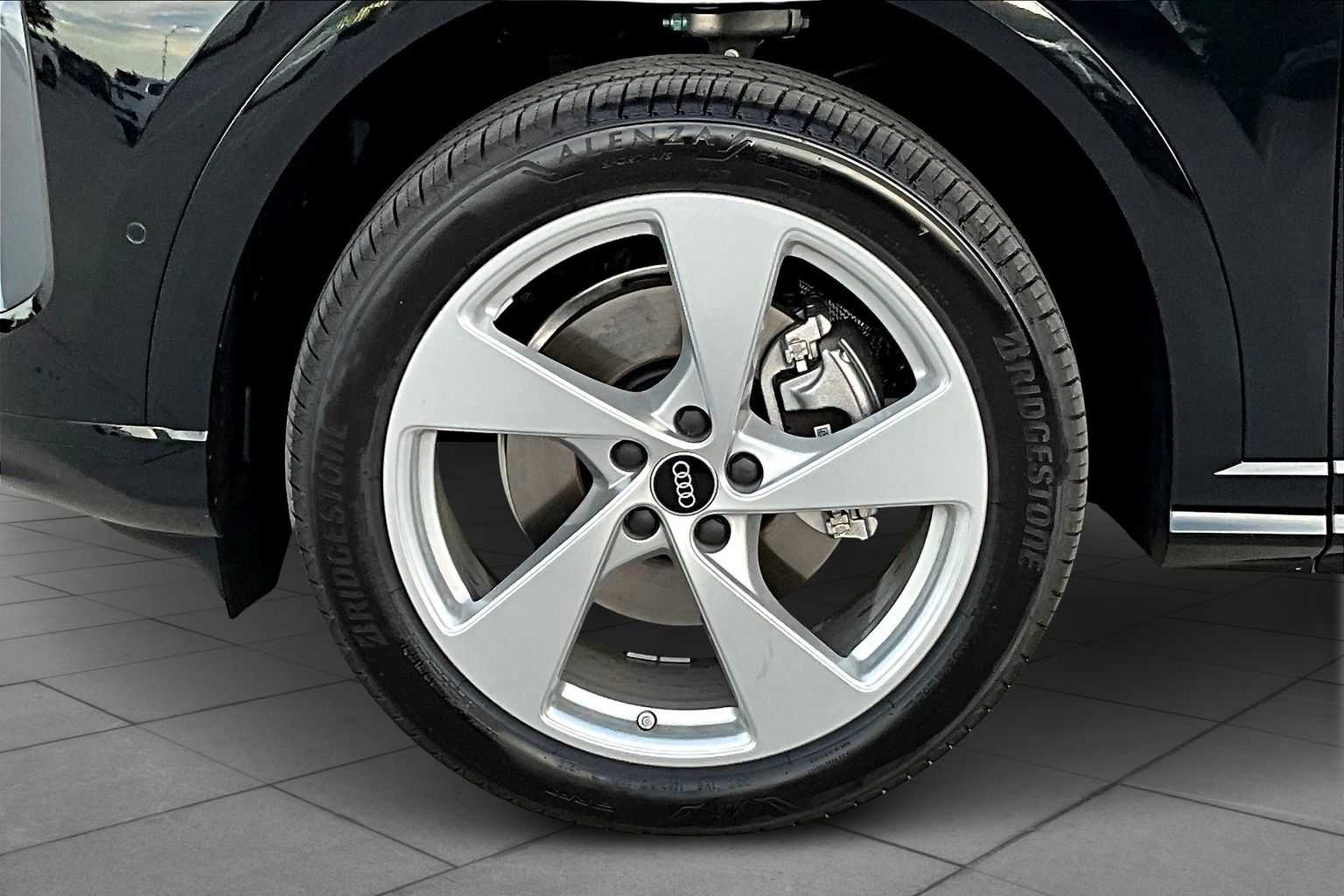 2025 Audi Q5 Premium Plus Image 6 of 19