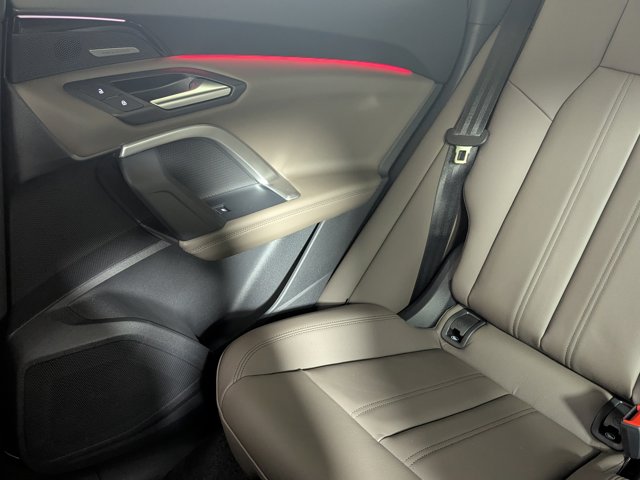 Vehicle image 13 of 21