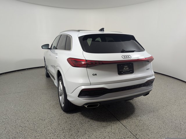 Vehicle image 8 of 21