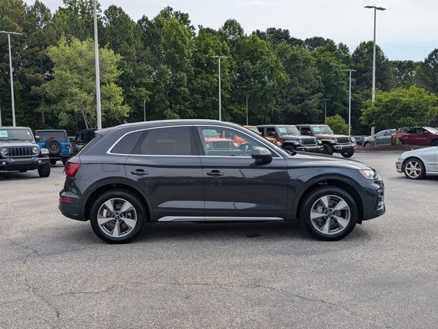 Vehicle image 4 of 35