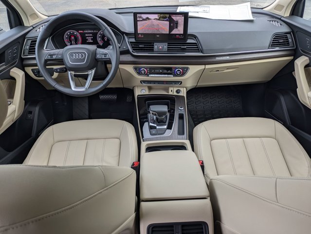 Vehicle image 23 of 35