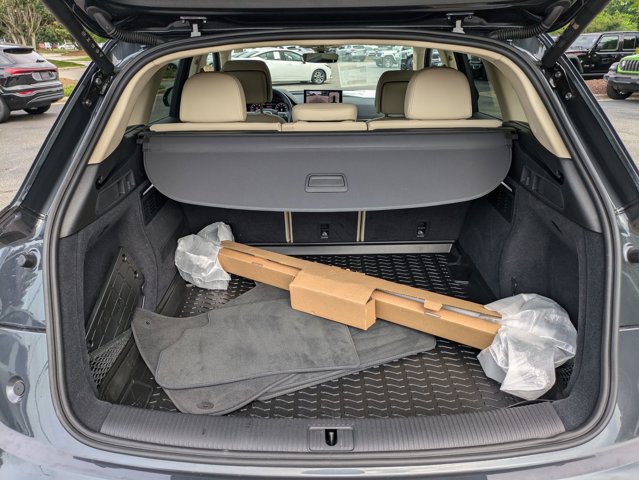 Vehicle image 27 of 35