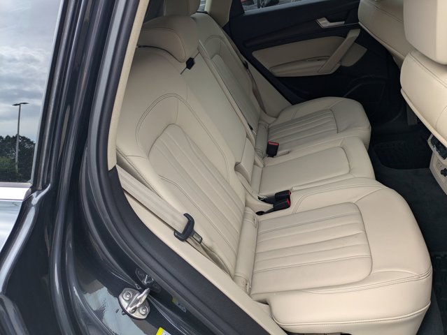 Vehicle image 28 of 35