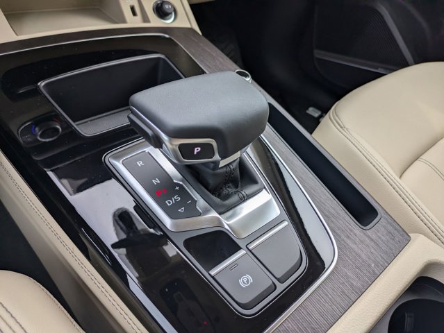 Vehicle image 16 of 35