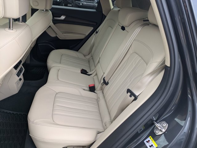 Vehicle image 26 of 35