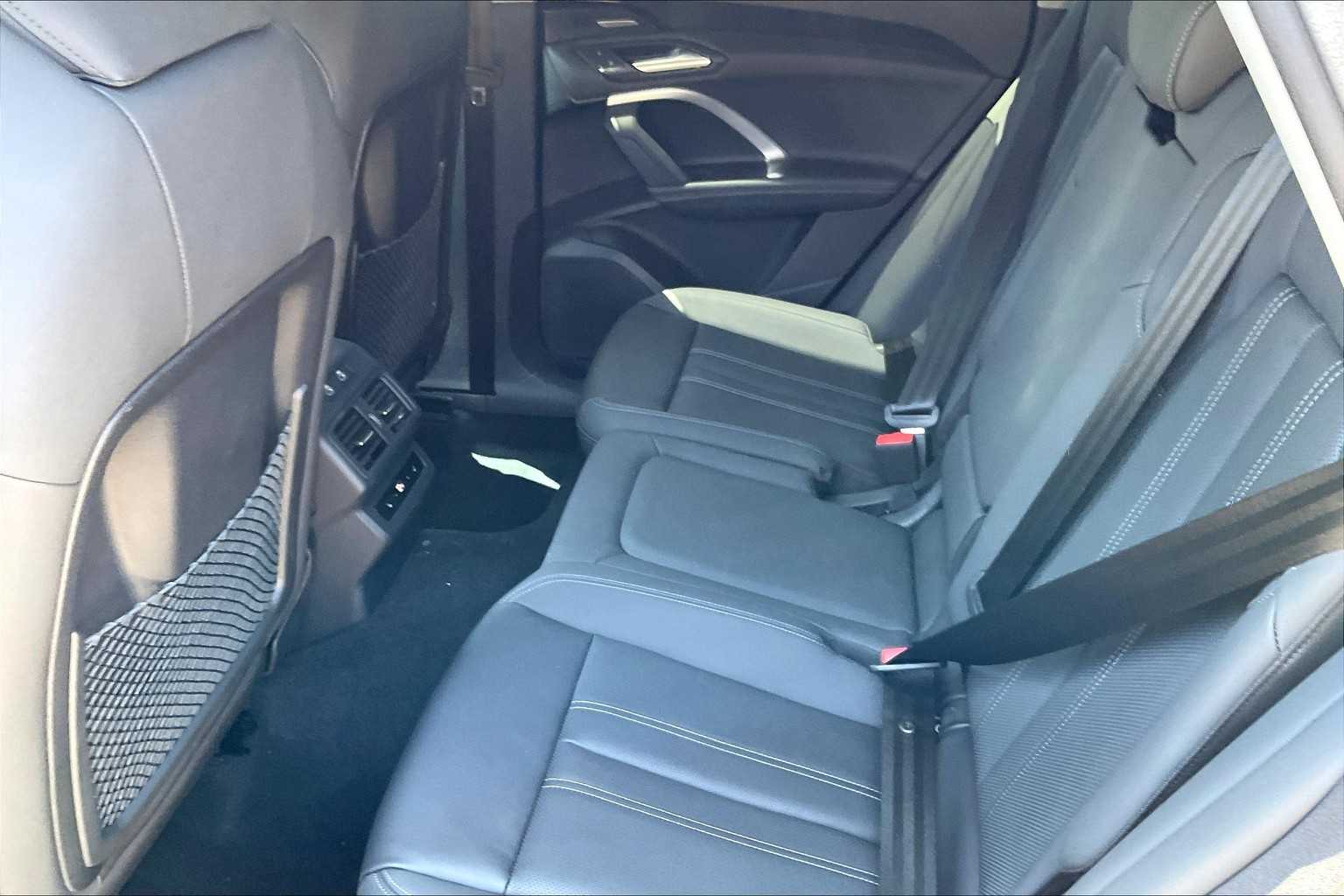 2025 Audi Q5 Prestige Image 8 of 19