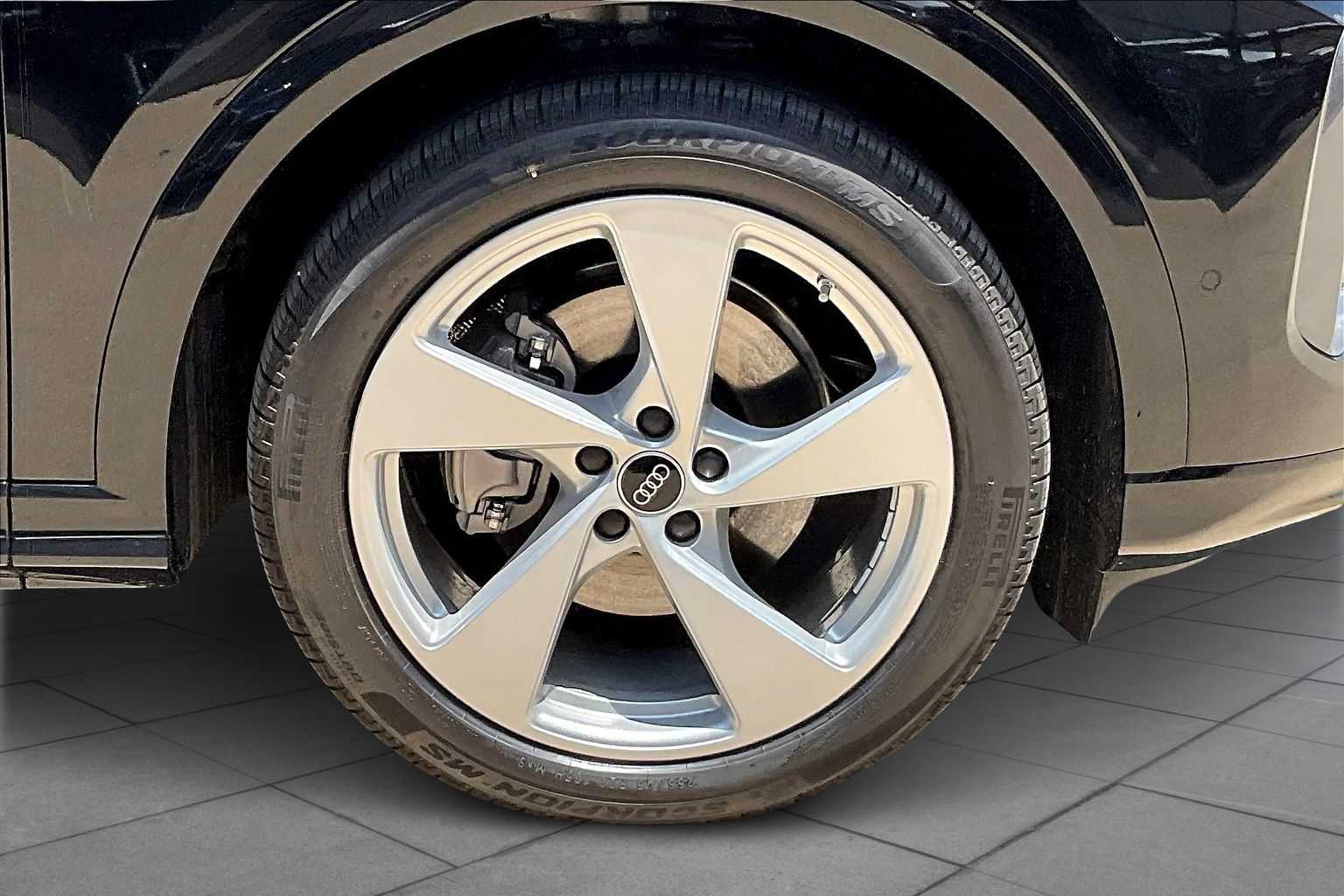 2025 Audi Q5 Prestige Image 6 of 19