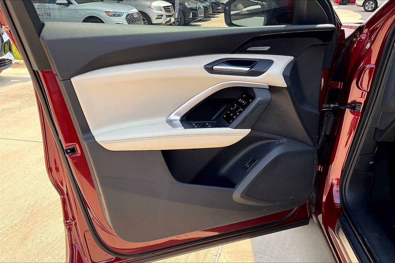 2025 Audi Q5 Prestige Image 12 of 19