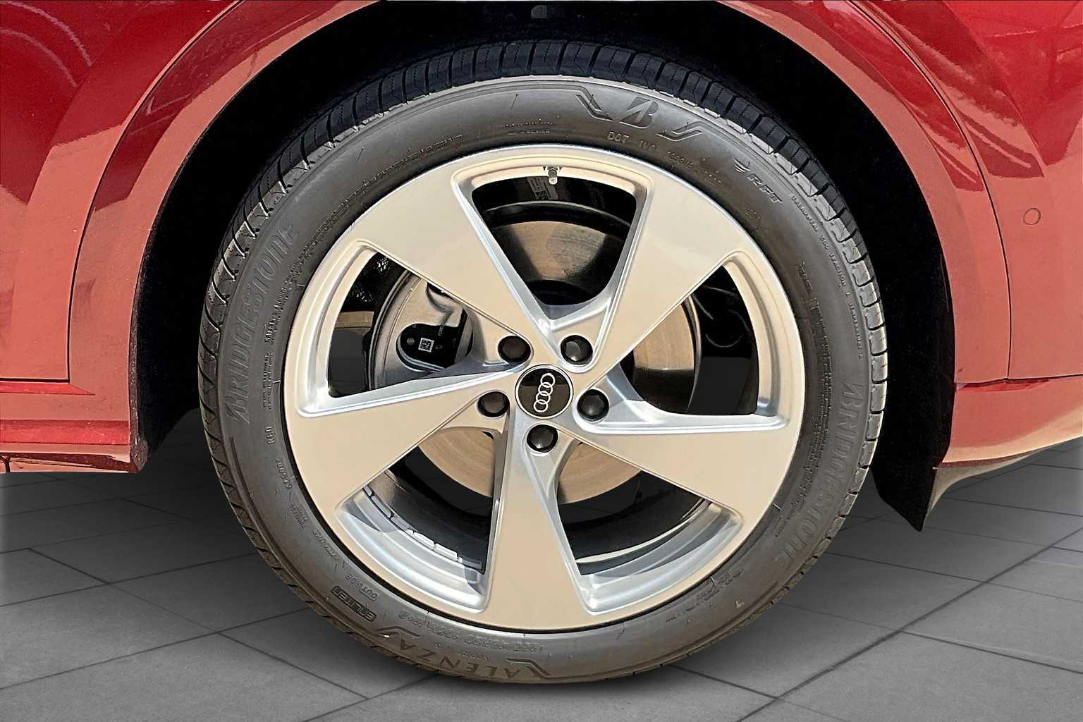 2025 Audi Q5 Prestige Image 6 of 19