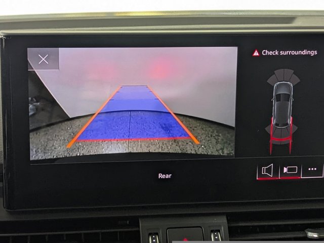 Vehicle image 20 of 21