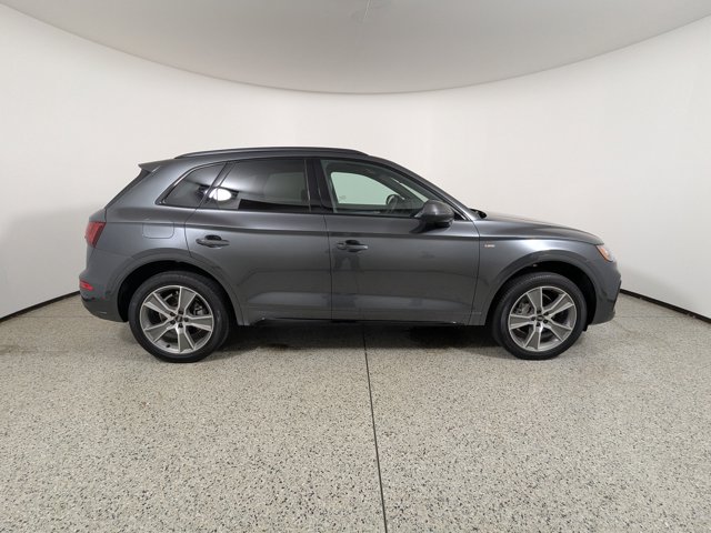Vehicle image 5 of 21