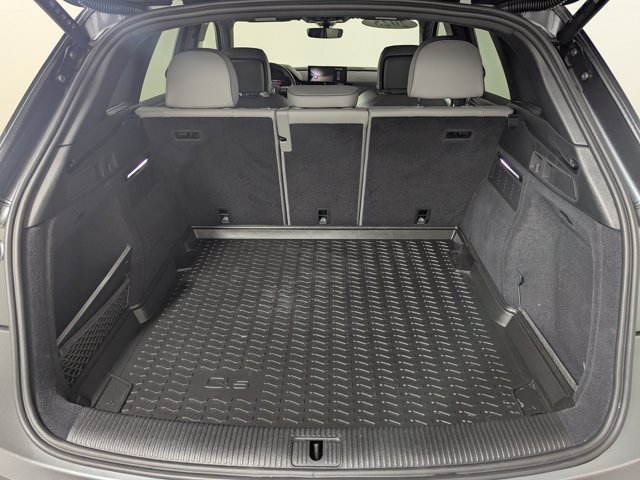 Vehicle image 19 of 21