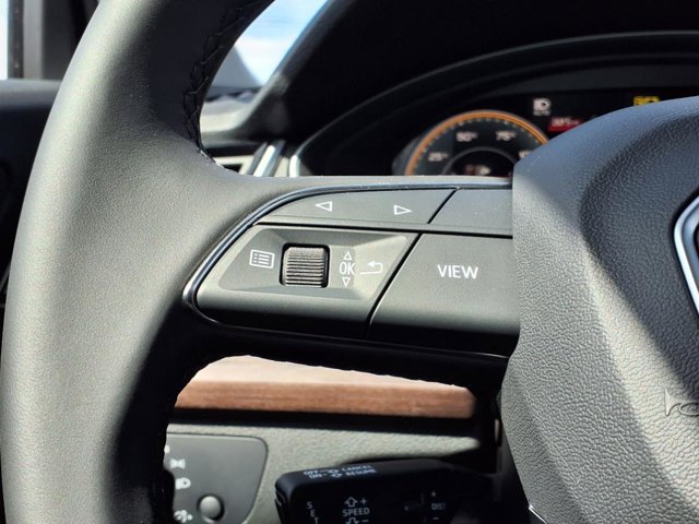 Vehicle image 22 of 24