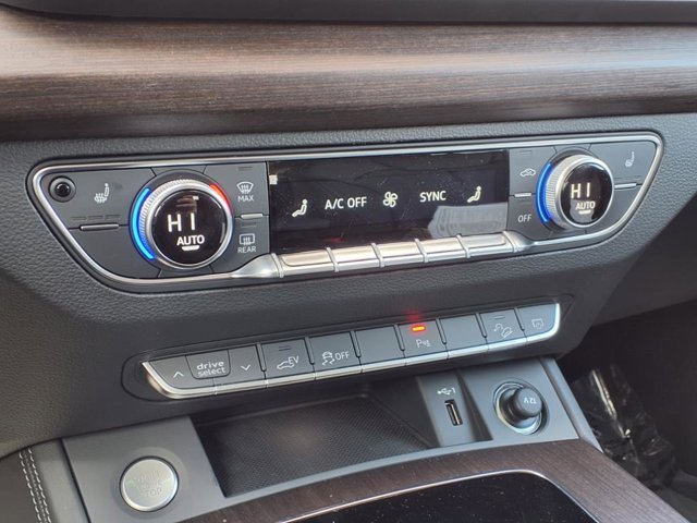 Vehicle image 18 of 24