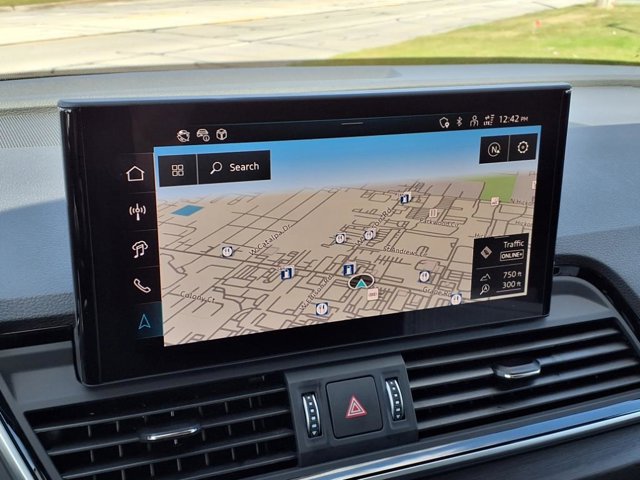 Vehicle image 16 of 24