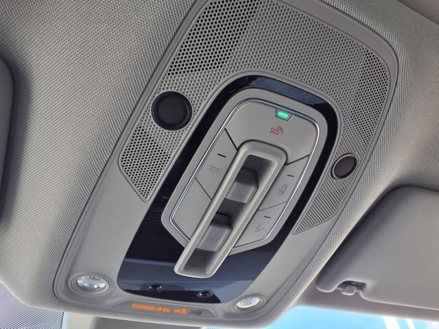 Vehicle image 20 of 24