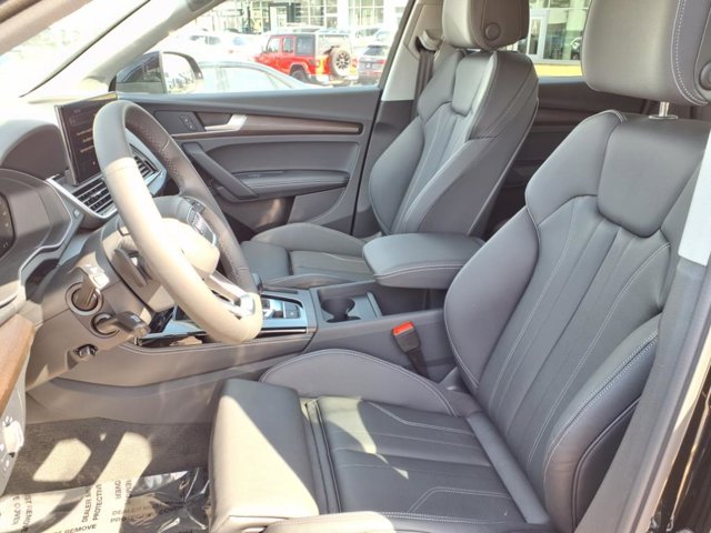 Vehicle image 6 of 24
