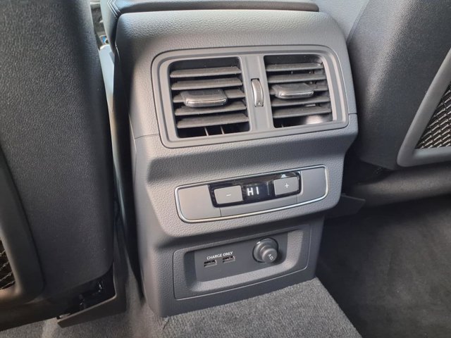 Vehicle image 9 of 24