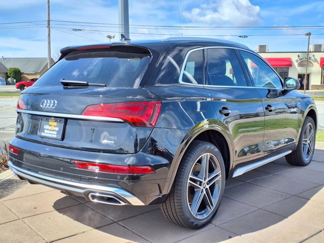 Vehicle image 4 of 24