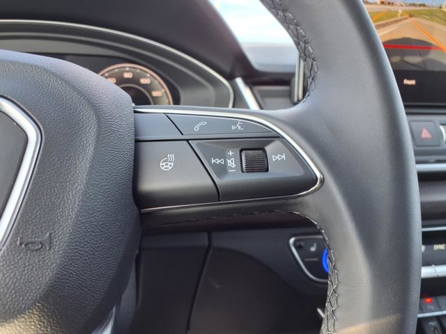 Vehicle image 21 of 24
