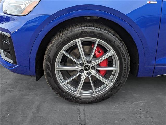 Vehicle image 10 of 19