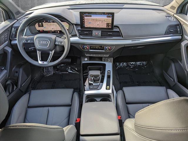 Vehicle image 16 of 19